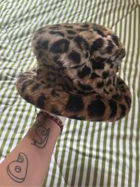 Faux Fur Leopard Print Bucket Hat - Brown/Black